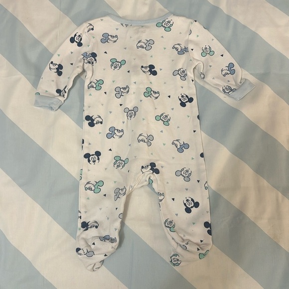 Disney - set of 2 newborn (0 mo/0-3 mo) footed cotton Mickey Mouse sleepers. - Picture 6 of 6